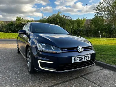 Używany VW Golf VII GTE 204 KM (150 kW) 2016 Niebieski Hatchback