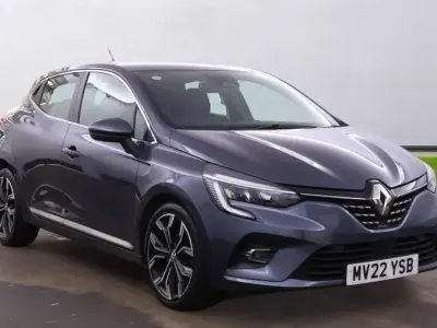 Używany Renault Clio V SE 90 KM (66 kW) 2022 Szary Hatchback
