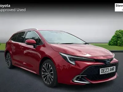 Used Toyota Corolla Design 140 HP (102 kW) 2023 Red Estate
