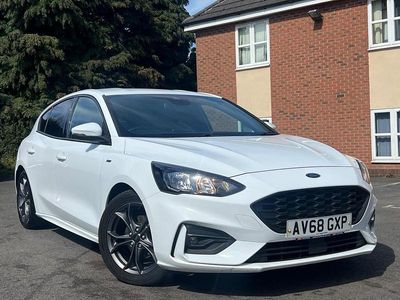 Used Ford Focus ST-Line 125 HP (91 kW) 2018 White Hatchback