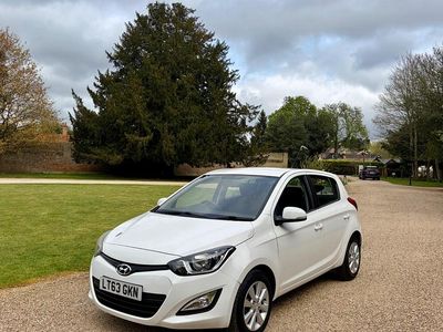 Begagnad Hyundai i20 Active 2013 Vit Halvkombi
