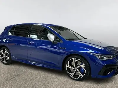 Używany VW Golf VIII R 320 KM (235 kW) 2024 Niebieski Hatchback