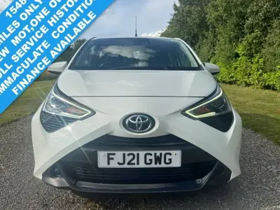 Used Toyota Aygo X-play 70 HP (51 kW) 2021 White Hatchback
