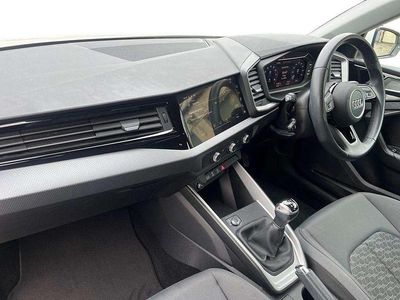 Used Audi A1 Sport 108 HP (79 kW) 2023 White SUV