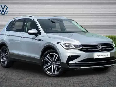 Usado VW Tiguan Elegance 150 CV (110 kW) 2021 Plateado SUV