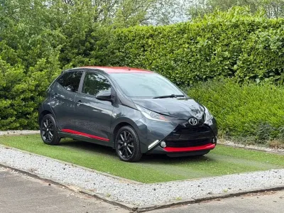 Used Toyota Aygo x-press 68 HP (50 kW) 2018 Grey Hatchback