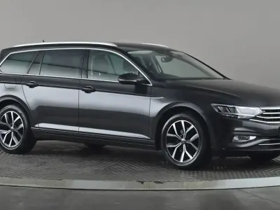 Używany VW Passat SEL 150 KM (110 kW) 2022 Szary Kombi