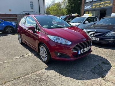 Red Used 2014 Ford Fiesta Titanium Hatchback | £6,750 (Good price)
