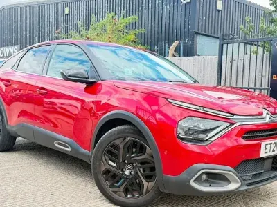 Used Citroën C4 PureTech 155 HP (114 kW) 2021 Red Hatchback