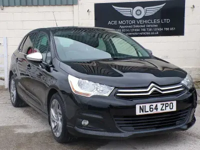 Used Citroën C4 SELECTION 120 HP (88 kW) 2015 Black Hatchback