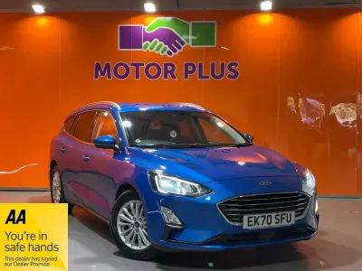Usado Ford Focus Titanium 120 CV (88 kW) 2020 Azul Familiar