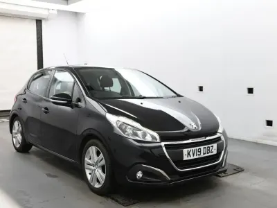 Used Peugeot 208 Active 82 HP (60 kW) 2019 Black Hatchback