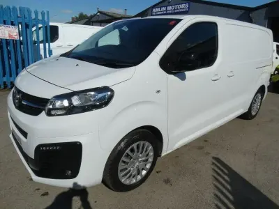 Used Vauxhall Vivaro S 120 HP (88 kW) 2023 White MPV