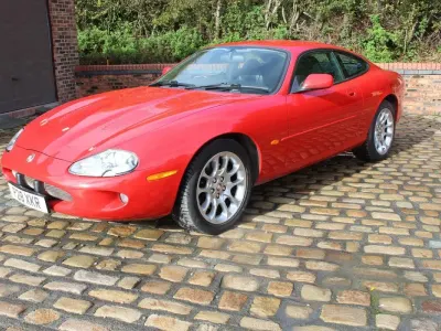 Używany Jaguar XKR Supercharged 1999 Czerwony Coupe
