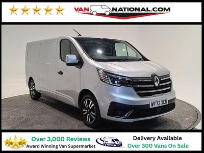 Grey Used 2022 Renault Trafic MPV | £17,990 (Fair price)