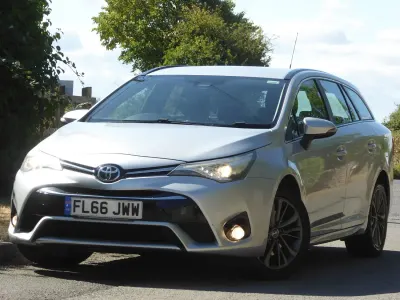 Used Toyota Avensis