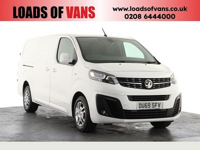 Second-hand Vauxhall Vivaro Sportive 100 CP (73 kW) 2019 Alb Monovolum