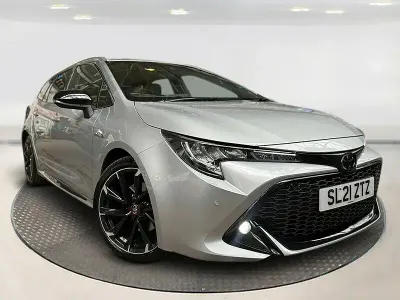 Używany Toyota Corolla Sport 184 KM (135 kW) 2021 Srebrny Kombi