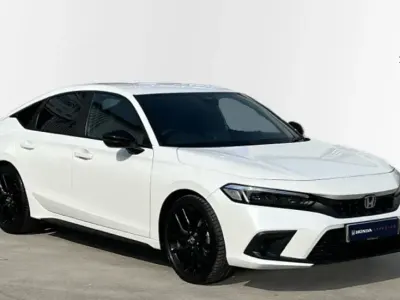 Begagnad Honda Civic Sport 143 HK (105 kW) 2025 Vit Halvkombi