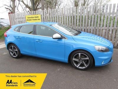 Used Volvo V40 R-Design 115 HP (84 kW) 2013 Blue Hatchback
