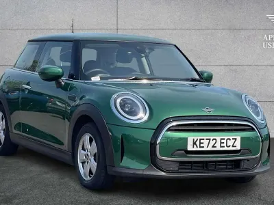 Begagnad Mini Cooper Classic 134 HK (98 kW) 2023 Grön Halvkombi