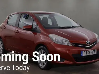 Used Toyota Yaris Multidrive S 99 HP (72 kW) 2012 Red Hatchback