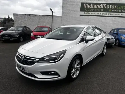 Used Vauxhall Astra SRi 2017 White Hatchback