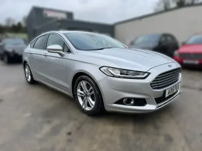 Begagnad Ford Mondeo Titanium 2015 Silver Halvkombi
