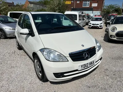 Usado Mercedes A160 Classic 95 HP (69 kW) 2012 Branco Citadino