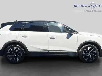 Used Vauxhall Grandland X Ultimate 143 HP (105 kW) 2025 White SUV