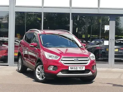 Usado Ford Kuga Titanium 120 HP (88 kW) 2018 Vermelho SUV