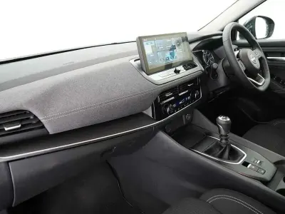Used Nissan Qashqai Acenta Premium 138 HP (101 kW) 2025 Red SUV