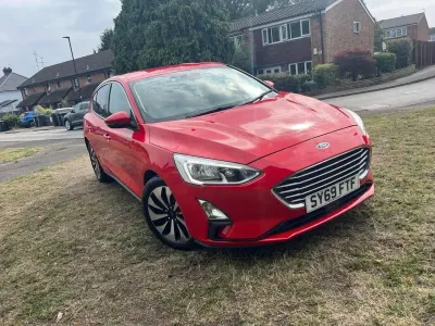 Second-hand Ford Focus Zetec 120 CP (88 kW) 2019 Roșu Hatchback