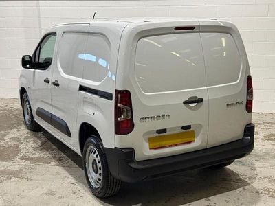 New Citroën Berlingo 101 HP (74 kW) 2026 White MPV