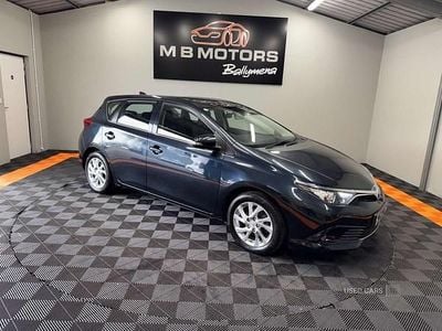 Used Toyota Auris Business Edition 116 HP (85 kW) 2016 Grey Hatchback