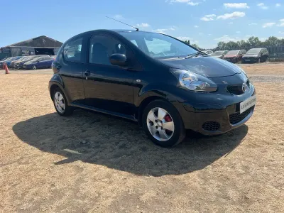 Used Toyota Aygo 67 HP (49 kW) 2010 Black Hatchback