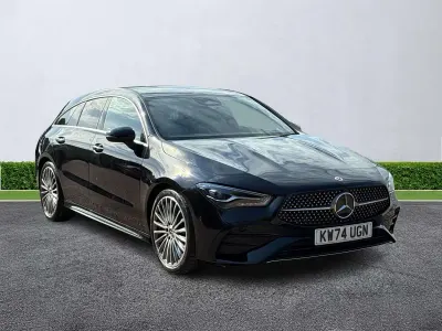 Begagnad Mercedes CLA220 AMG Line Premium 2025 Svart Sedan