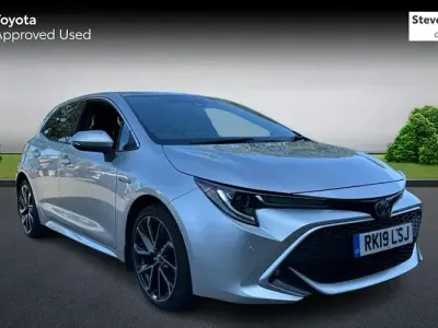 Used Toyota Corolla 122 HP (89 kW) 2019 Silver Hatchback