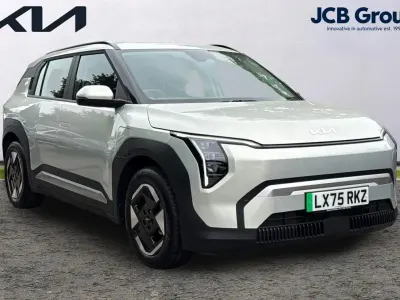Used Kia EV3 Air 147 kW (201 HP) 2025 Silver SUV