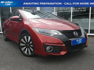 Used Honda Civic SE Plus 142 HP (104 kW) 2015 Red Hatchback