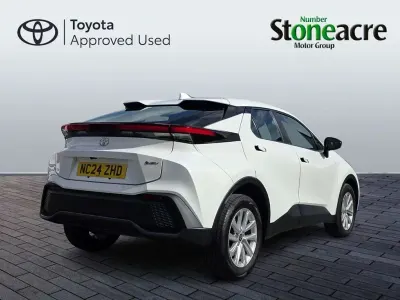 Używany Toyota C-HR 138 KM (101 kW) 2024 Biały SUV