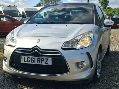 Używany Citroën DS3 110 KM (80 kW) 2011 Srebrny Hatchback