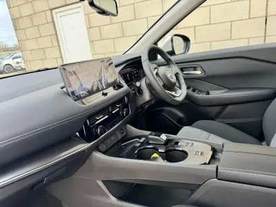New Nissan X-Trail N-Connecta 213 HP (156 kW) 2025 Silver SUV