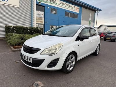 Used Vauxhall Corsa 85 HP (62 kW) 2011 White Hatchback