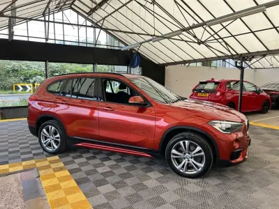Begagnad BMW X1 Sport Line 2018 Orange SUV