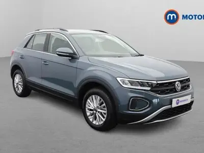 Used VW T-Roc Life 150 HP (110 kW) 2024 Blue SUV