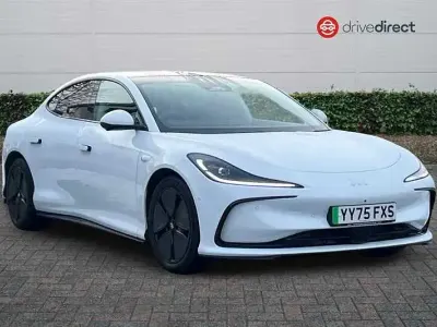 Begagnad MG IM5 300 kW (408 HK) 2025 Vit Halvkombi