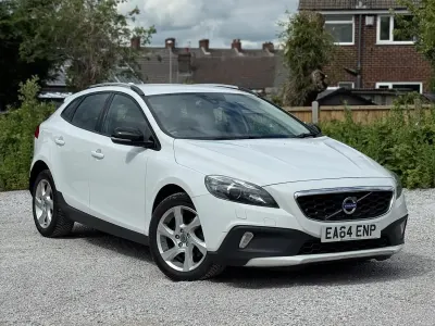 Used Volvo V40 2014 White Hatchback