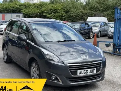 Used Peugeot 5008 Allure 120 HP (88 kW) 2016 Estate