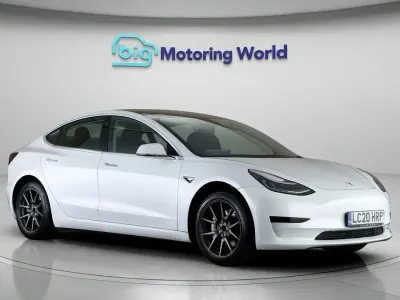 Used Tesla Model 3 Standard Range Plus 239 kW (325 HP) 2020 White Sedan